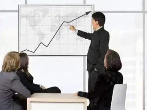 邑泊數字化智能化技術市場深度分析是一個復雜而多維度的過程，涉及宏觀經濟、行業趨勢、市場動態、企業基本面等多個方面。